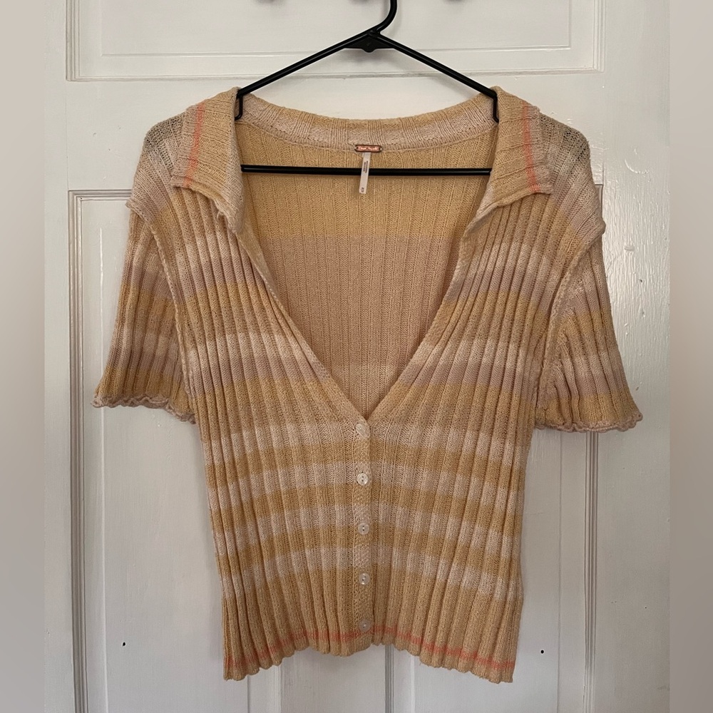 Free People button down tee with collar, size M